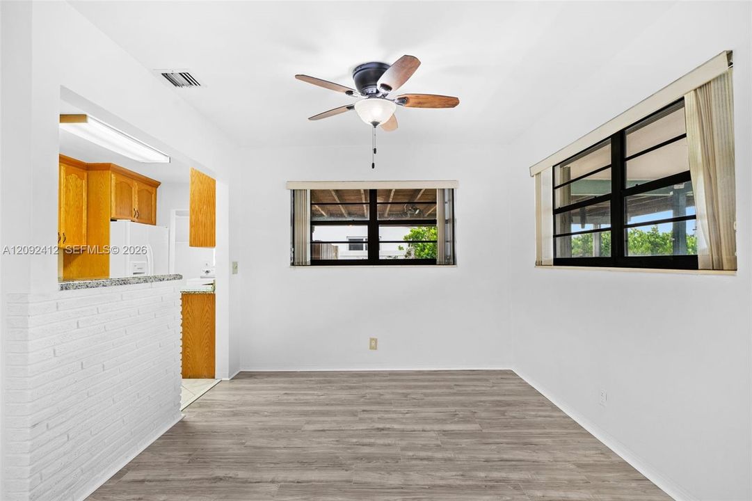 For Sale: $479,999 (3 beds, 2 baths, 1202 Square Feet)
