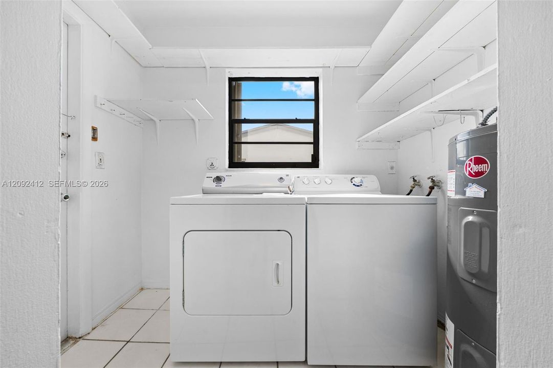 For Sale: $479,999 (3 beds, 2 baths, 1202 Square Feet)
