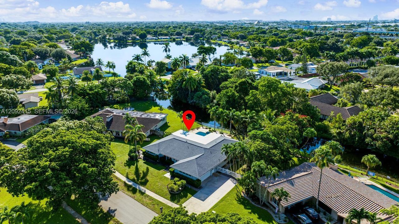 En Venta: $824,900 (4 camas, 3 baños, 2819 Pies cuadrados)