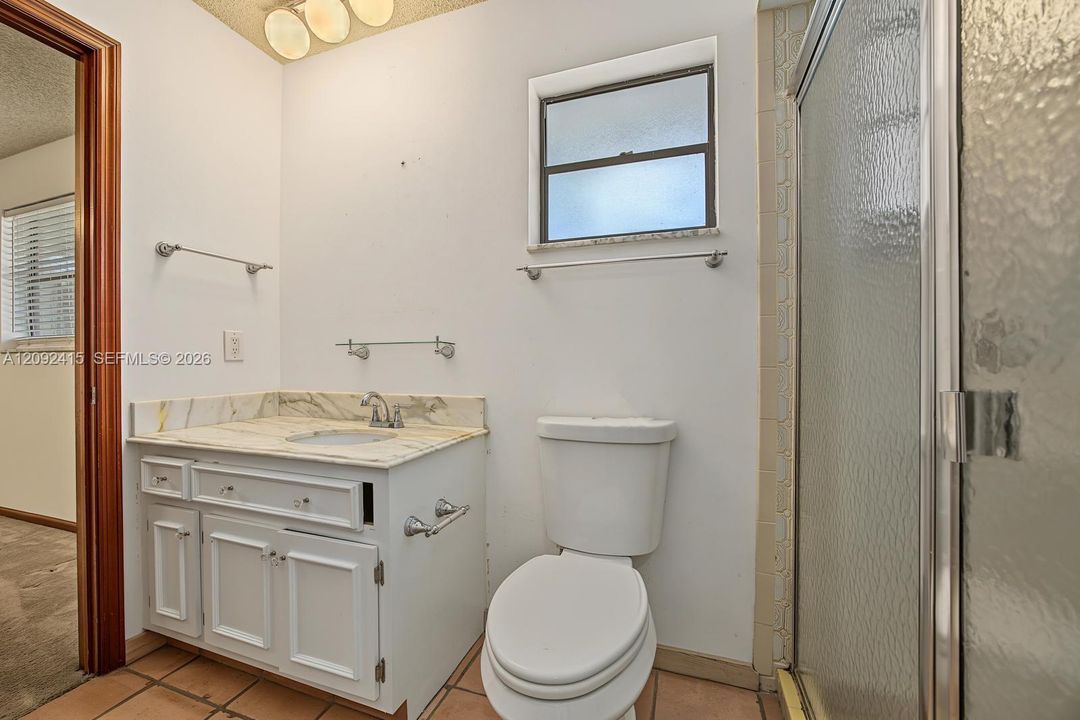 En Venta: $824,900 (4 camas, 3 baños, 2819 Pies cuadrados)