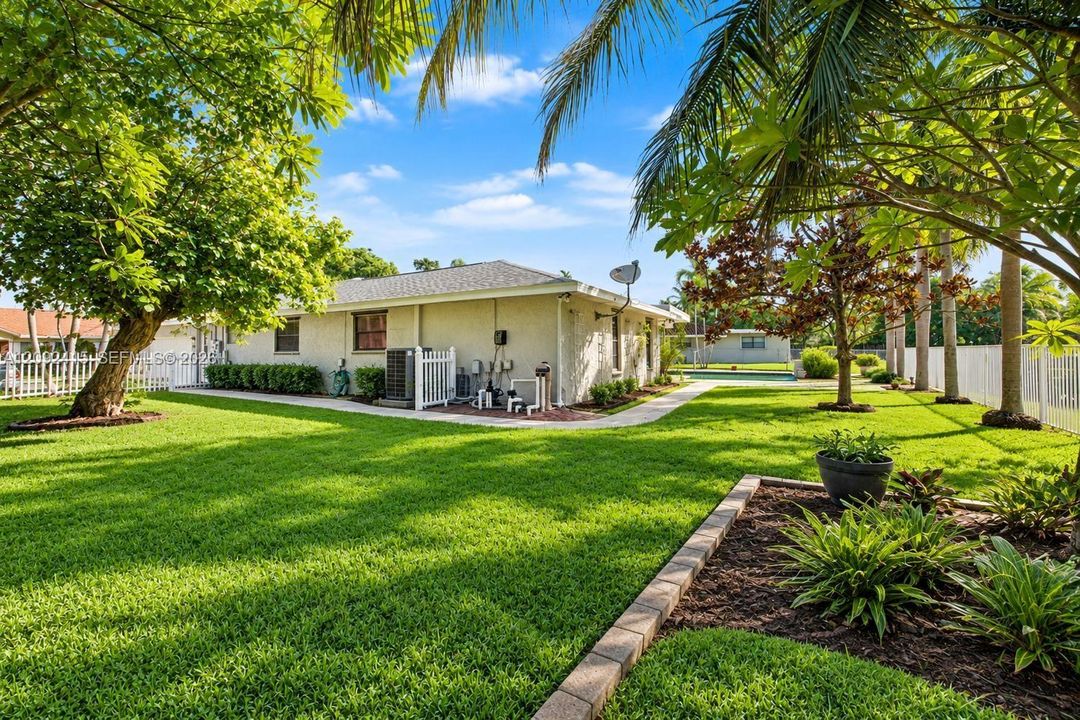 En Venta: $824,900 (4 camas, 3 baños, 2819 Pies cuadrados)