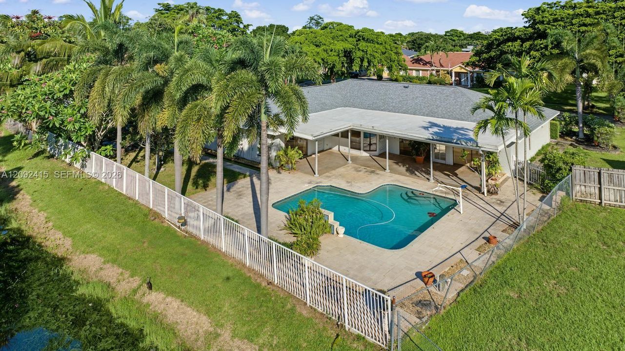 En Venta: $824,900 (4 camas, 3 baños, 2819 Pies cuadrados)