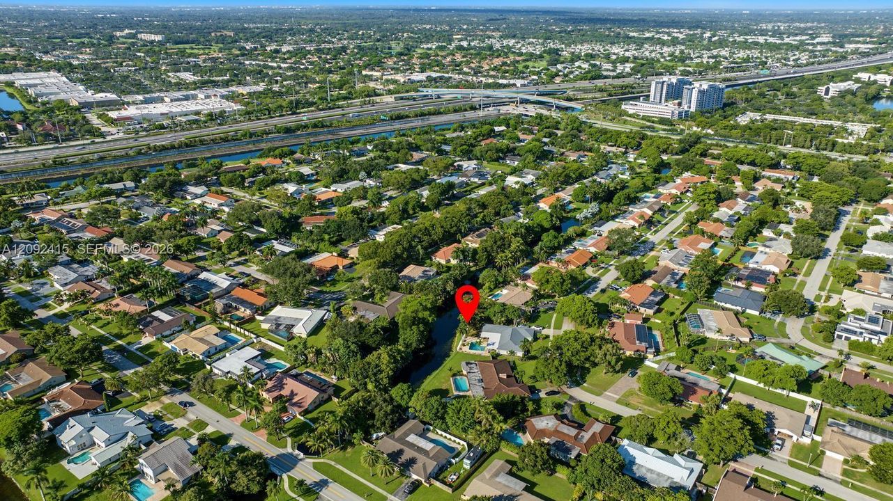 En Venta: $824,900 (4 camas, 3 baños, 2819 Pies cuadrados)