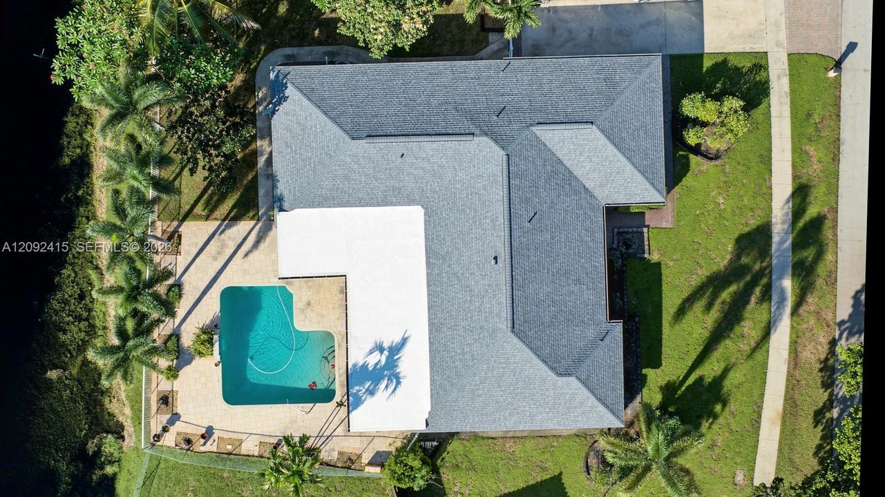 En Venta: $824,900 (4 camas, 3 baños, 2819 Pies cuadrados)