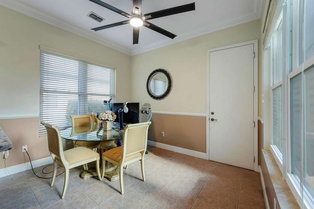 Eat in kitchen area
