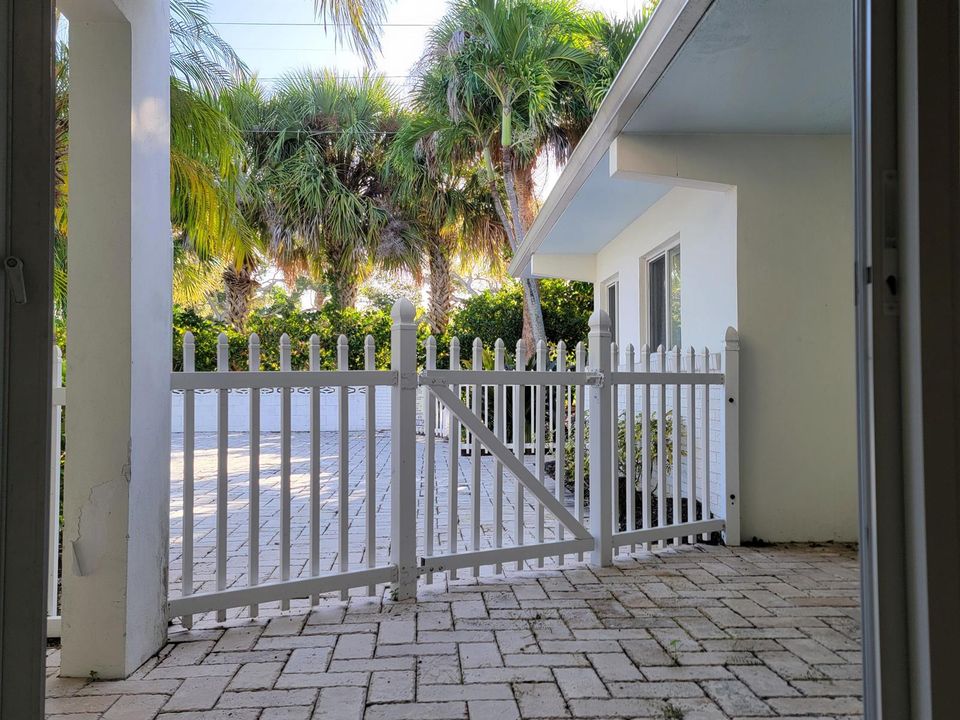 21700 1