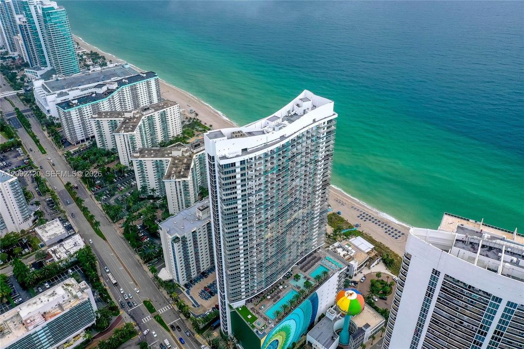 For Sale: $869,990 (2 beds, 2 baths, 1136 Square Feet)