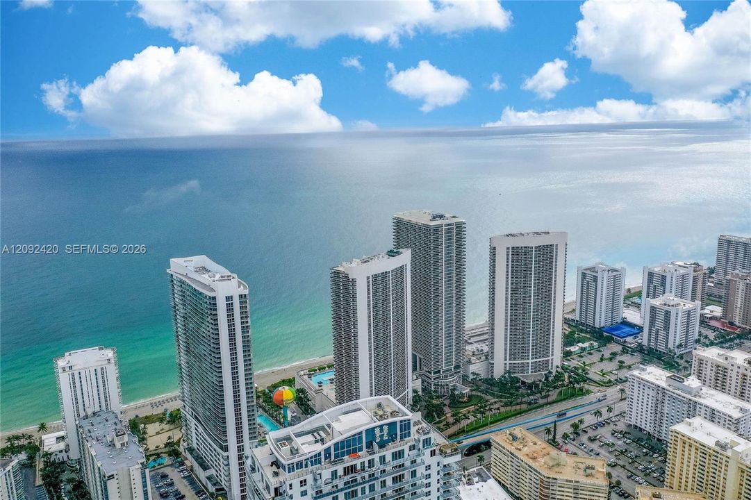 For Sale: $869,990 (2 beds, 2 baths, 1136 Square Feet)