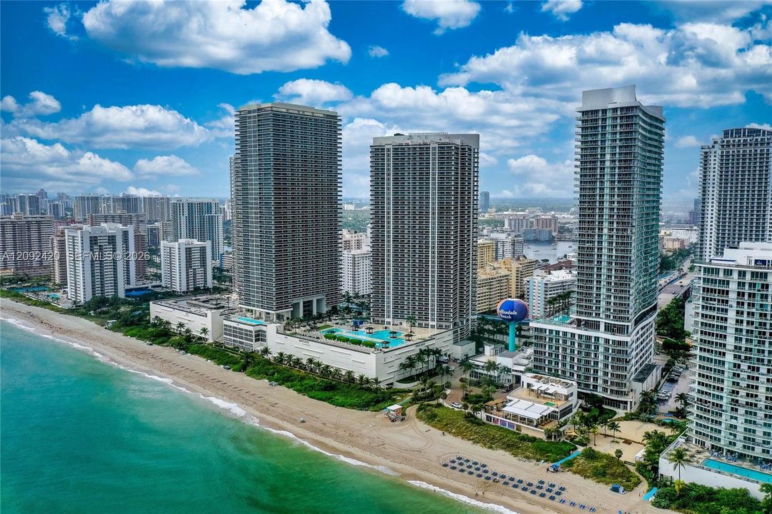 For Sale: $869,990 (2 beds, 2 baths, 1136 Square Feet)