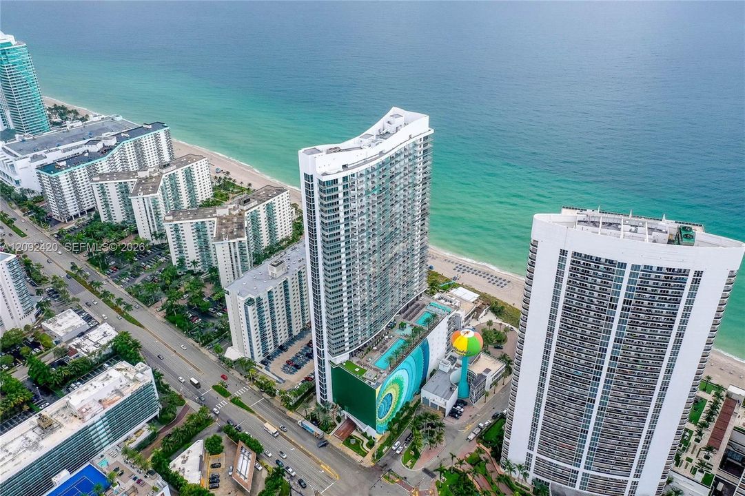 For Sale: $869,990 (2 beds, 2 baths, 1136 Square Feet)