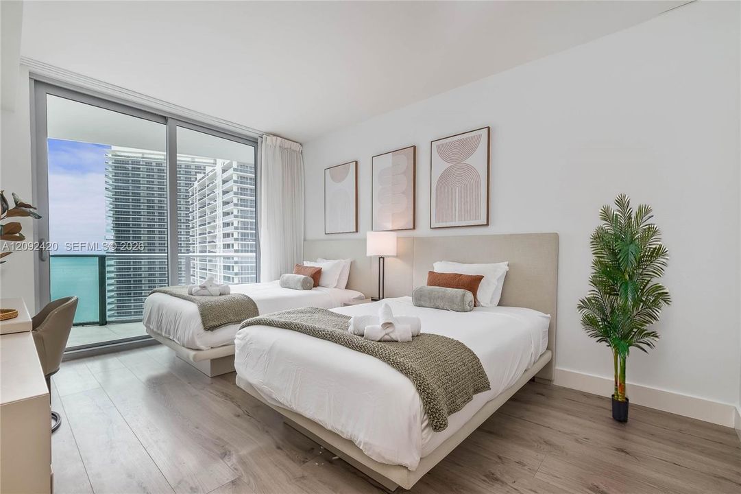 For Sale: $869,990 (2 beds, 2 baths, 1136 Square Feet)