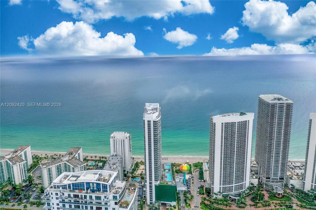 For Sale: $869,990 (2 beds, 2 baths, 1136 Square Feet)