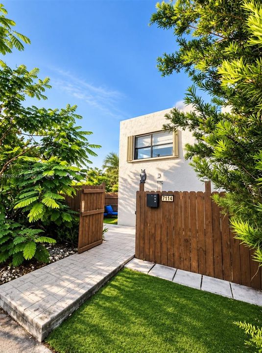 For Sale: $475,000 (3 beds, 2 baths, 1228 Square Feet)
