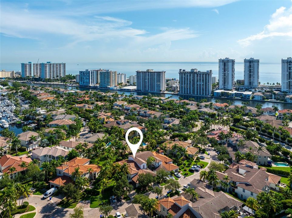 En Venta: $996,000 (3 camas, 2 baños, 2804 Pies cuadrados)