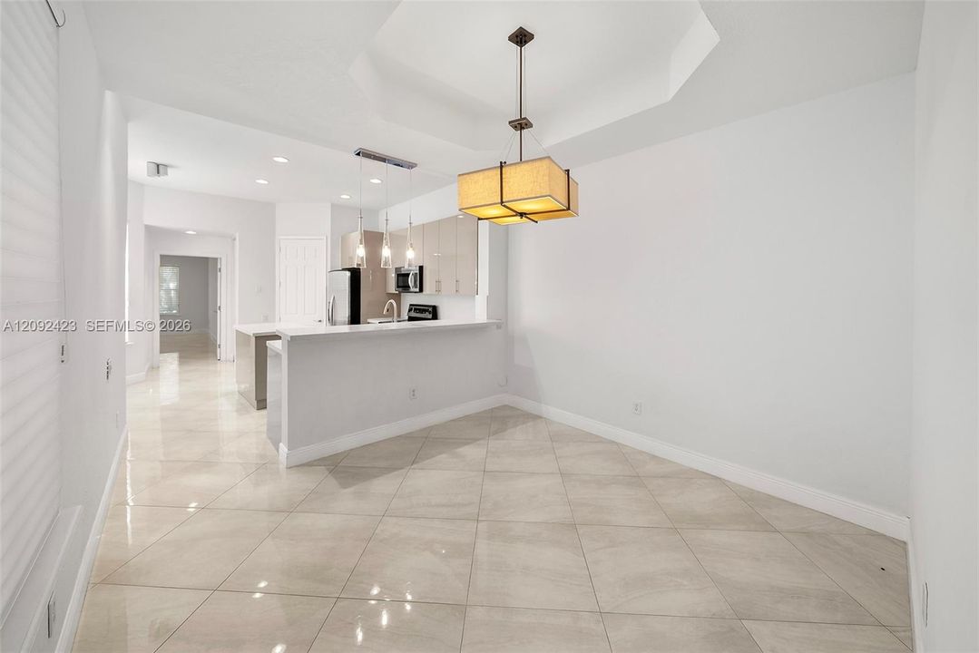 En Venta: $996,000 (3 camas, 2 baños, 2804 Pies cuadrados)