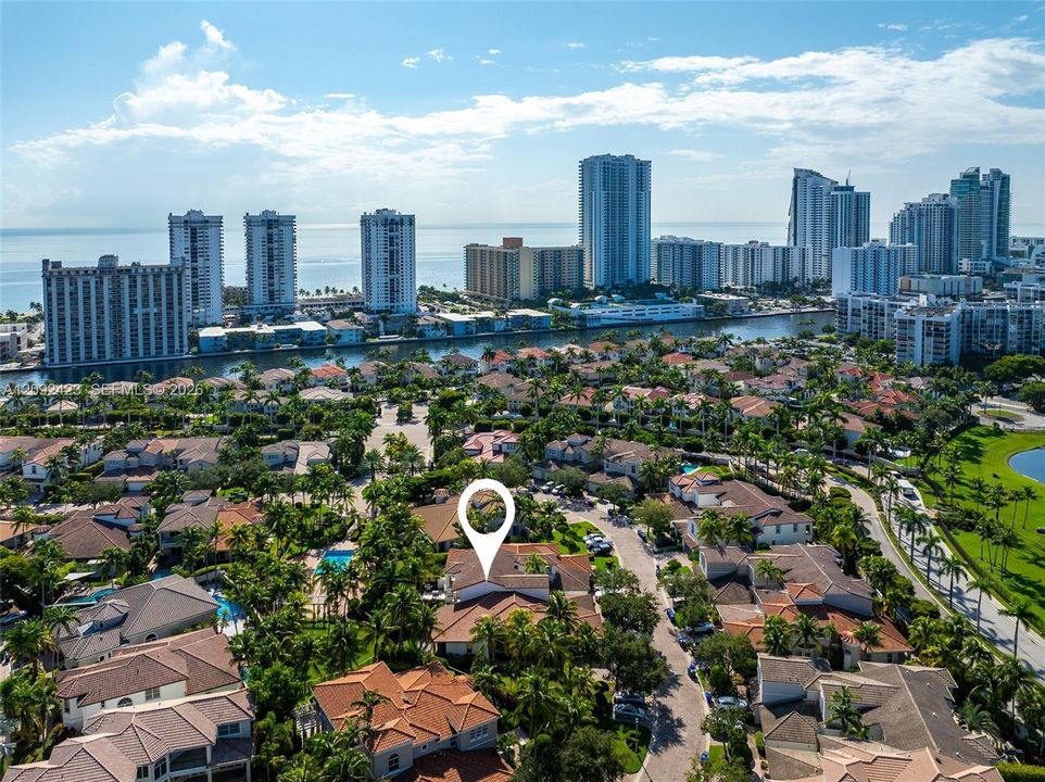 En Venta: $996,000 (3 camas, 2 baños, 2804 Pies cuadrados)