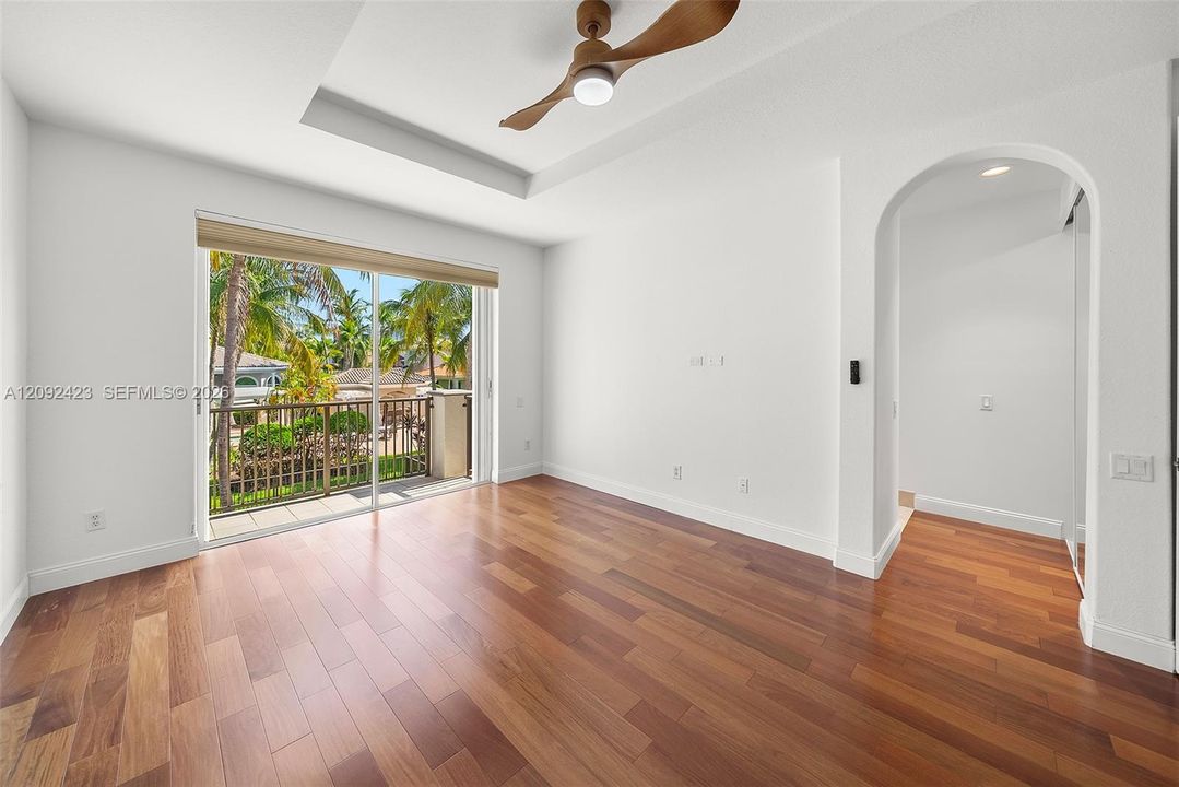 En Venta: $996,000 (3 camas, 2 baños, 2804 Pies cuadrados)