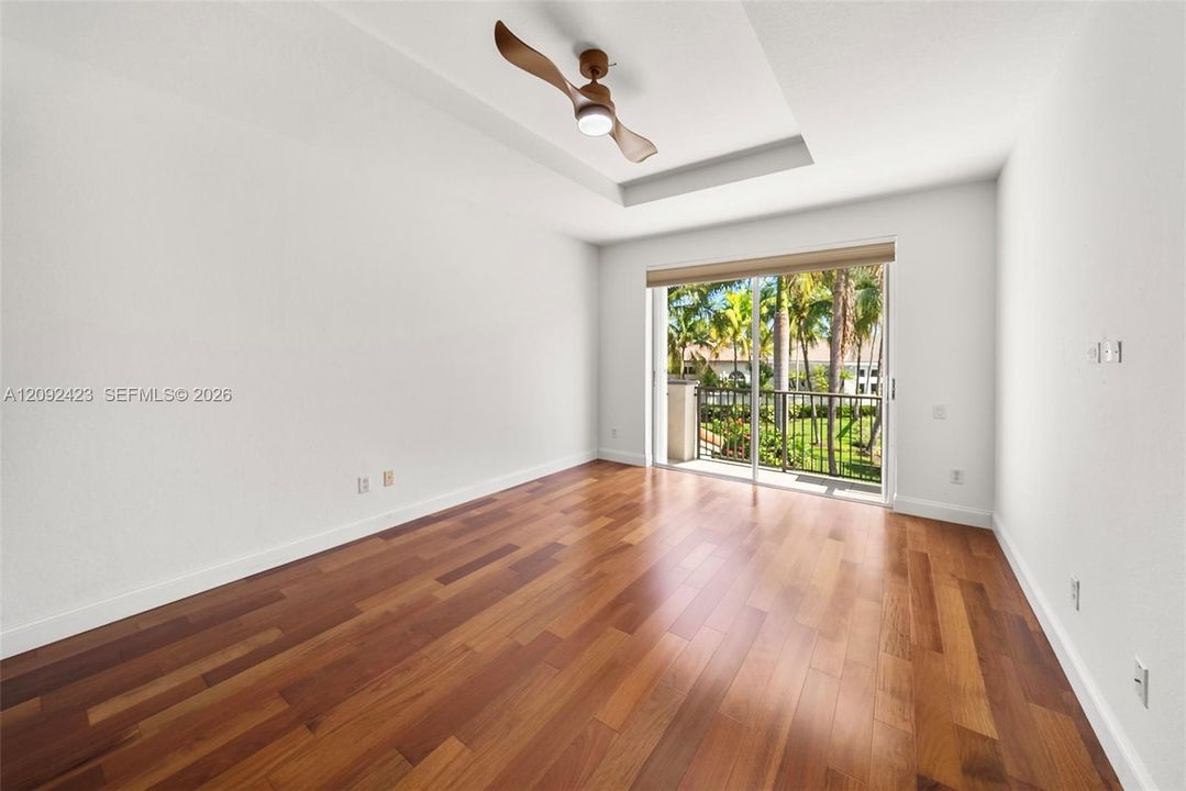 En Venta: $996,000 (3 camas, 2 baños, 2804 Pies cuadrados)