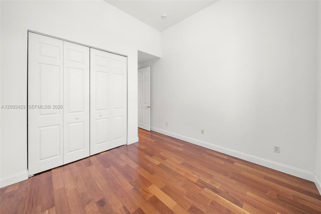 En Venta: $996,000 (3 camas, 2 baños, 2804 Pies cuadrados)