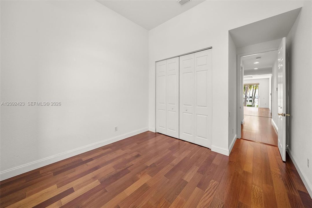 En Venta: $996,000 (3 camas, 2 baños, 2804 Pies cuadrados)
