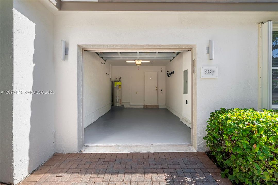 En Venta: $996,000 (3 camas, 2 baños, 2804 Pies cuadrados)