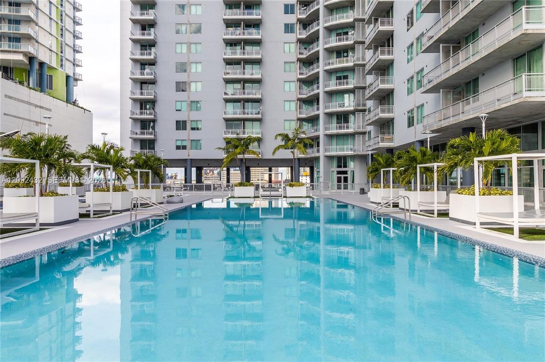 На продажу: $699,999 (2 спален, 2 ванн, 1255 Квадратных фут)