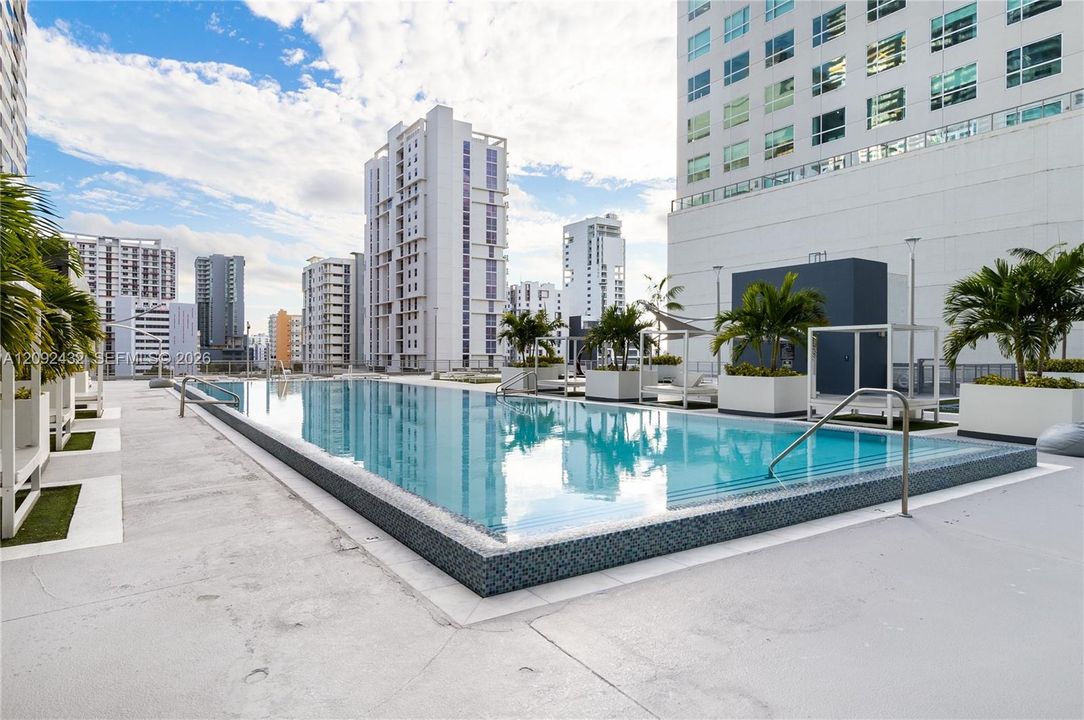 На продажу: $699,999 (2 спален, 2 ванн, 1255 Квадратных фут)