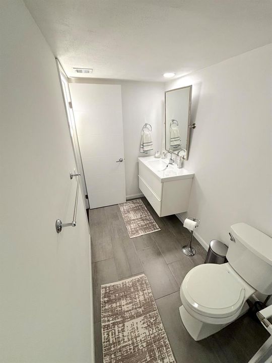 BATHROOM 2
