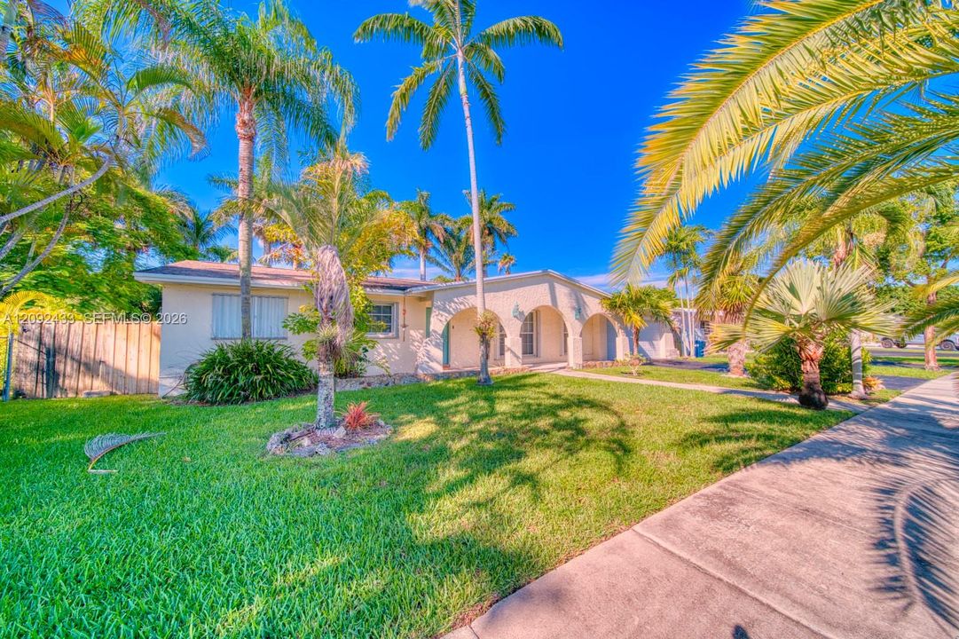 For Sale: $780,000 (4 beds, 2 baths, 1718 Square Feet)