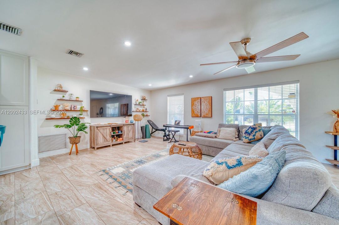 For Sale: $780,000 (4 beds, 2 baths, 1718 Square Feet)