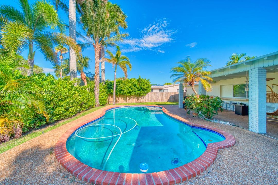For Sale: $780,000 (4 beds, 2 baths, 1718 Square Feet)