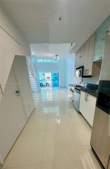 В аренду: $3,100 (1 спален, 1 ванн, 781 Квадратных фут)