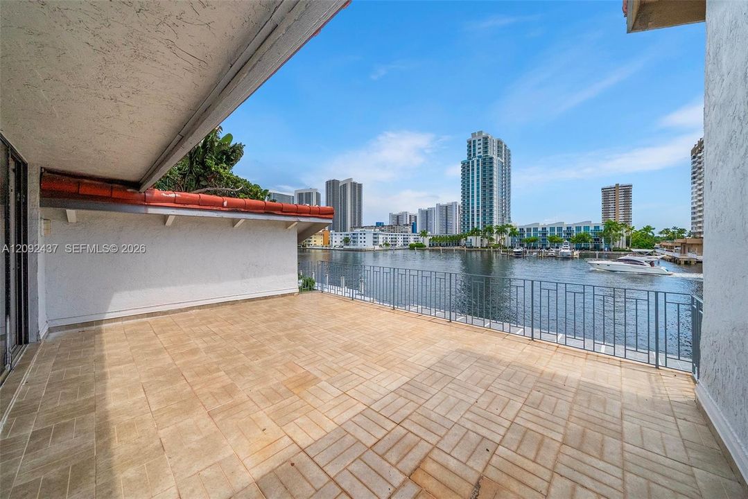 На продажу: $4,350,000 (6 спален, 6 ванн, 5704 Квадратных фут)