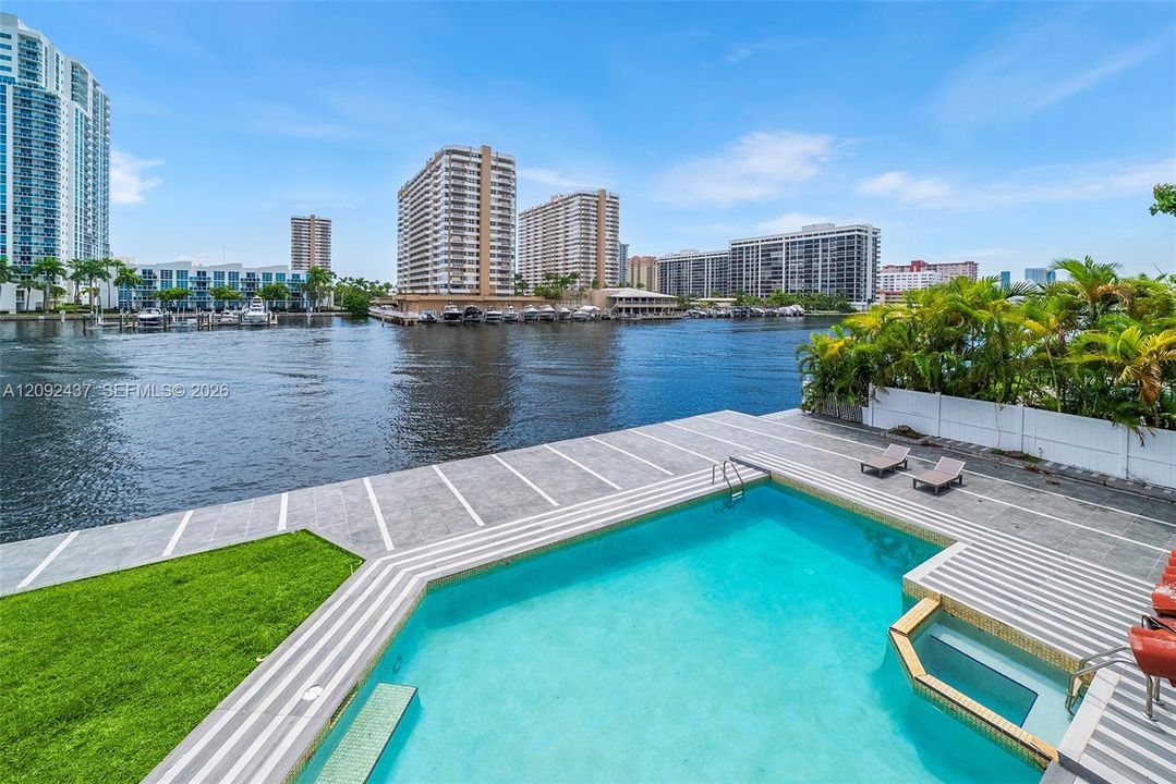 На продажу: $4,350,000 (6 спален, 6 ванн, 5704 Квадратных фут)