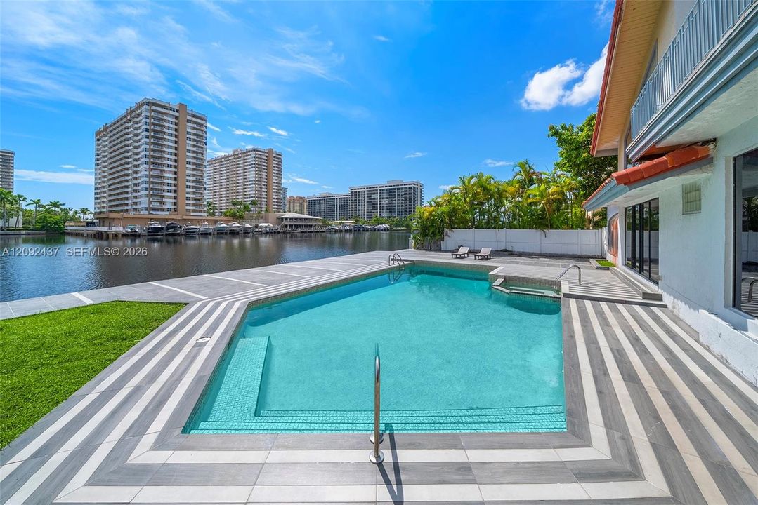 На продажу: $4,350,000 (6 спален, 6 ванн, 5704 Квадратных фут)