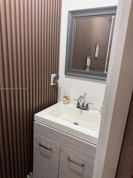На продажу: $589,995 (3 спален, 2 ванн, 1590 Квадратных фут)