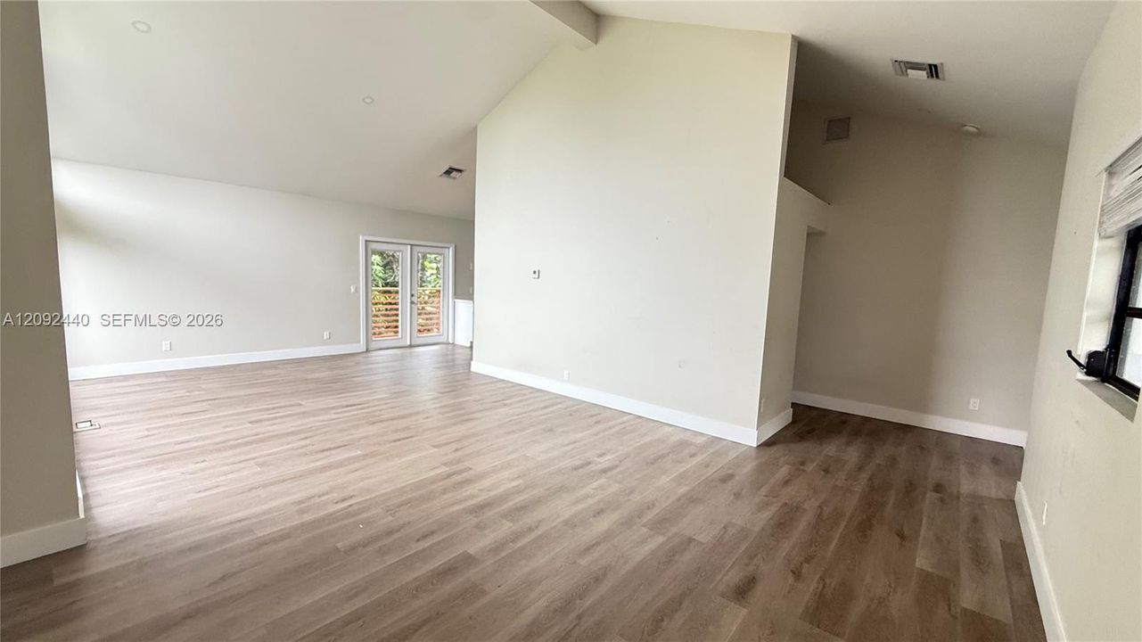 En Renta: $2,000 (1 camas, 1 baños, 5062 Pies cuadrados)