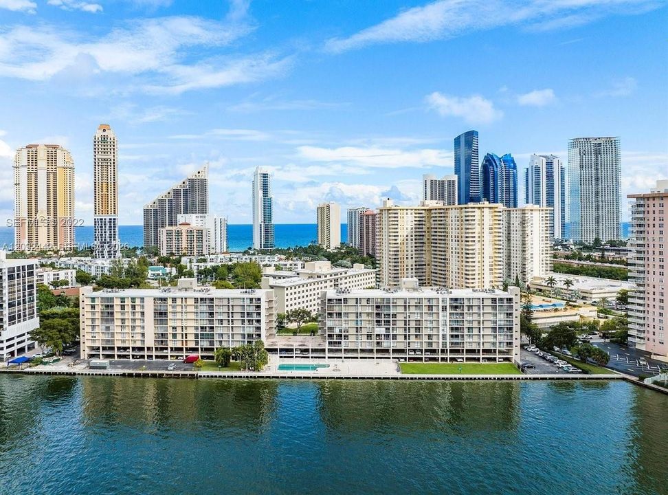 待售: $380,000 (3 贝兹, 2 浴室, 1320 平方英尺)