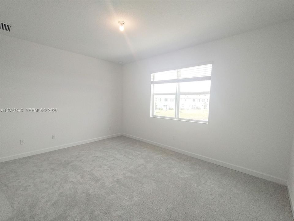 En Renta: $2,400 (3 camas, 2 baños, 1635 Pies cuadrados)