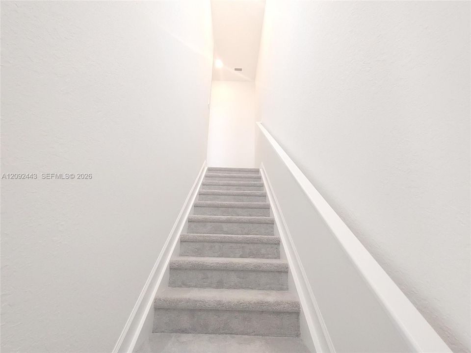En Renta: $2,400 (3 camas, 2 baños, 1635 Pies cuadrados)