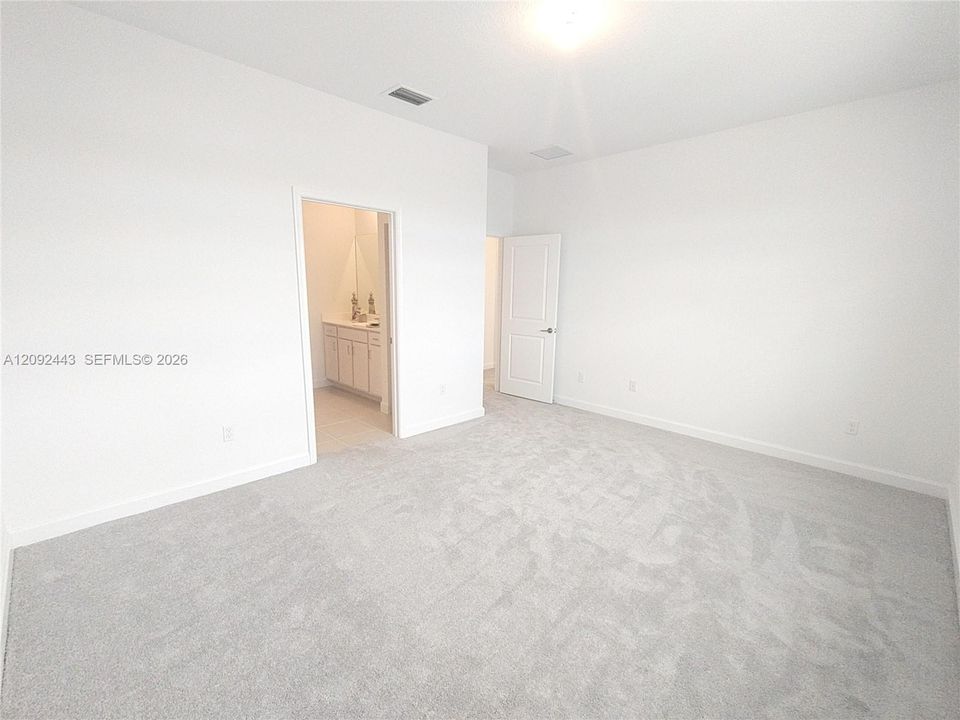 En Renta: $2,400 (3 camas, 2 baños, 1635 Pies cuadrados)