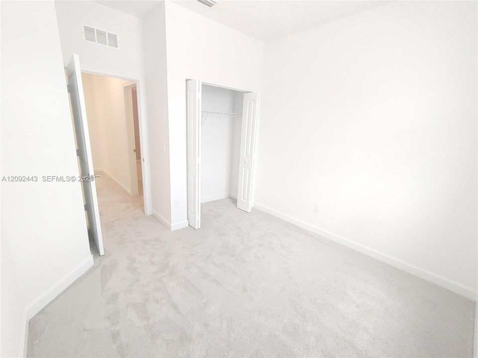 En Renta: $2,400 (3 camas, 2 baños, 1635 Pies cuadrados)