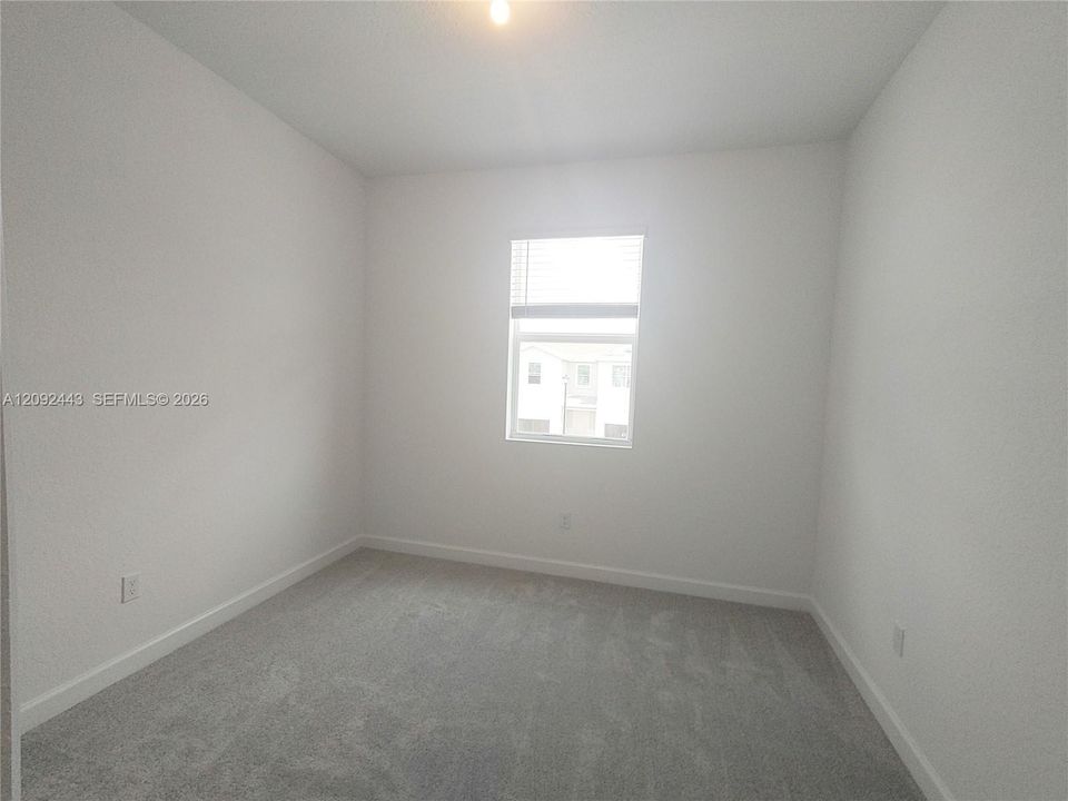 En Renta: $2,400 (3 camas, 2 baños, 1635 Pies cuadrados)