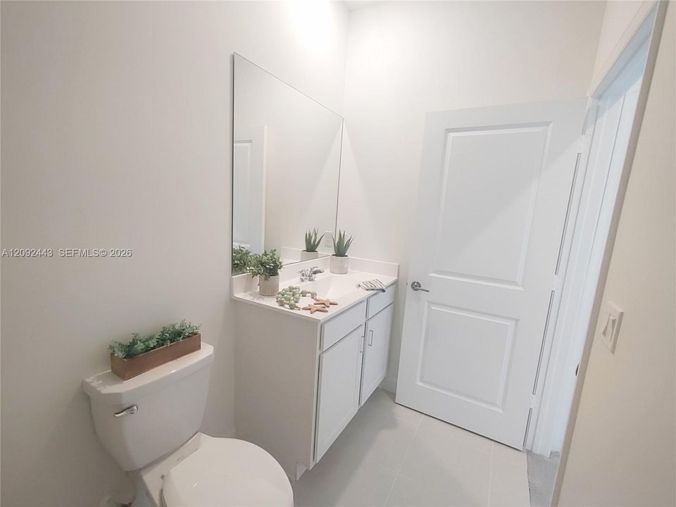 En Renta: $2,400 (3 camas, 2 baños, 1635 Pies cuadrados)