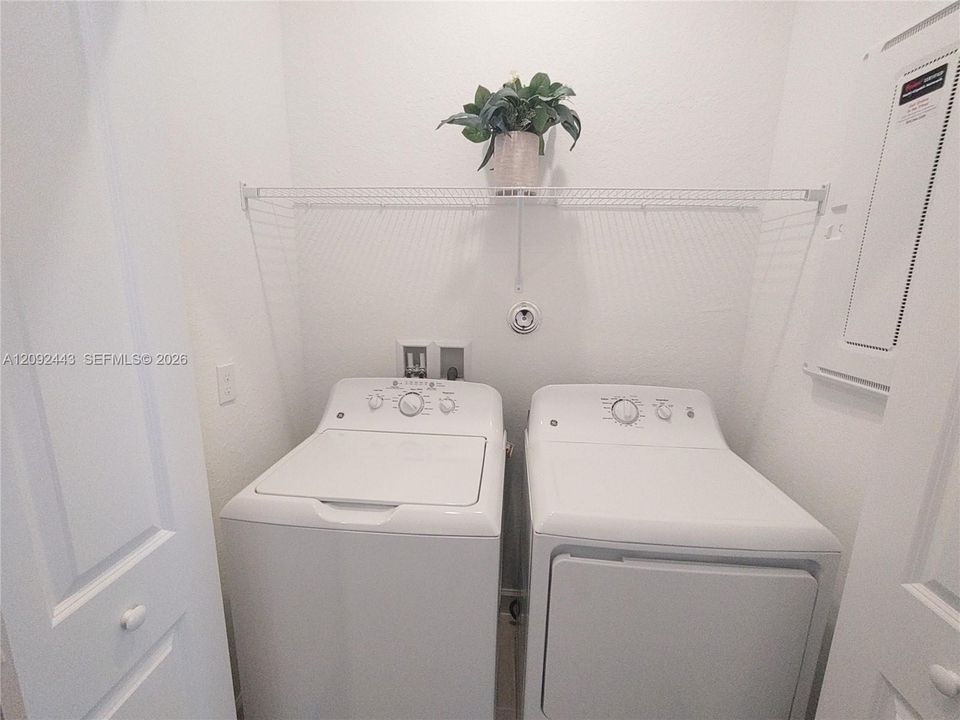 En Renta: $2,400 (3 camas, 2 baños, 1635 Pies cuadrados)
