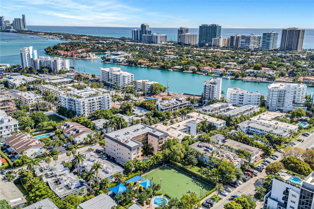 На продажу: $495,000 (2 спален, 2 ванн, 1053 Квадратных фут)