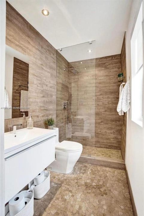 For Rent: $2,500 (1 beds, 1 baths, 430 Square Feet)