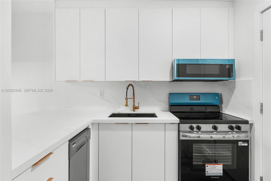 En Venta: $249,000 (1 camas, 1 baños, 768 Pies cuadrados)