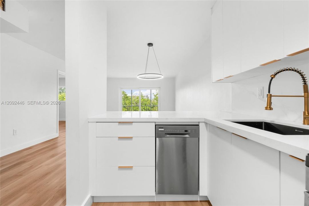En Venta: $249,000 (1 camas, 1 baños, 768 Pies cuadrados)
