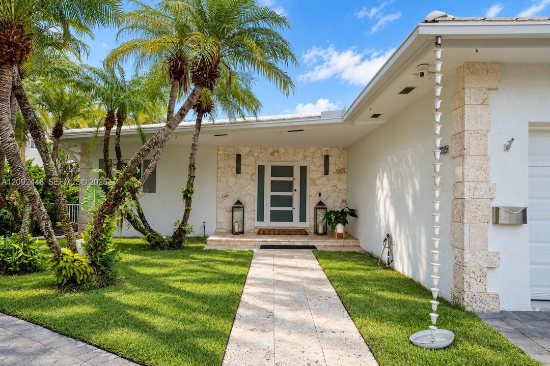 En Venta: $4,750,000 (4 camas, 3 baños, 2846 Pies cuadrados)